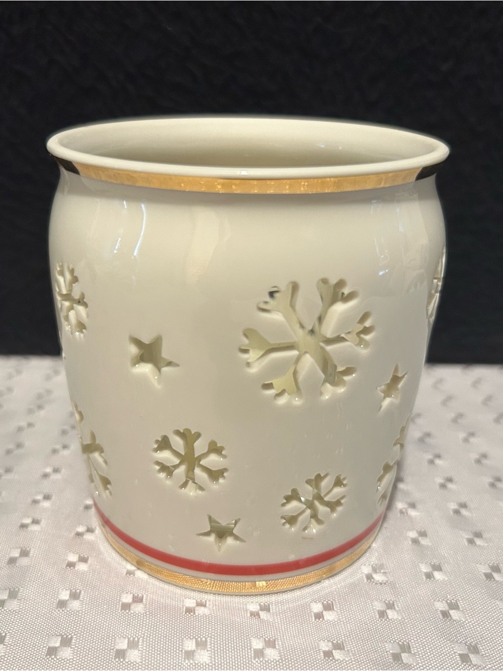 Lenox Snowflake Candle Hug 4”